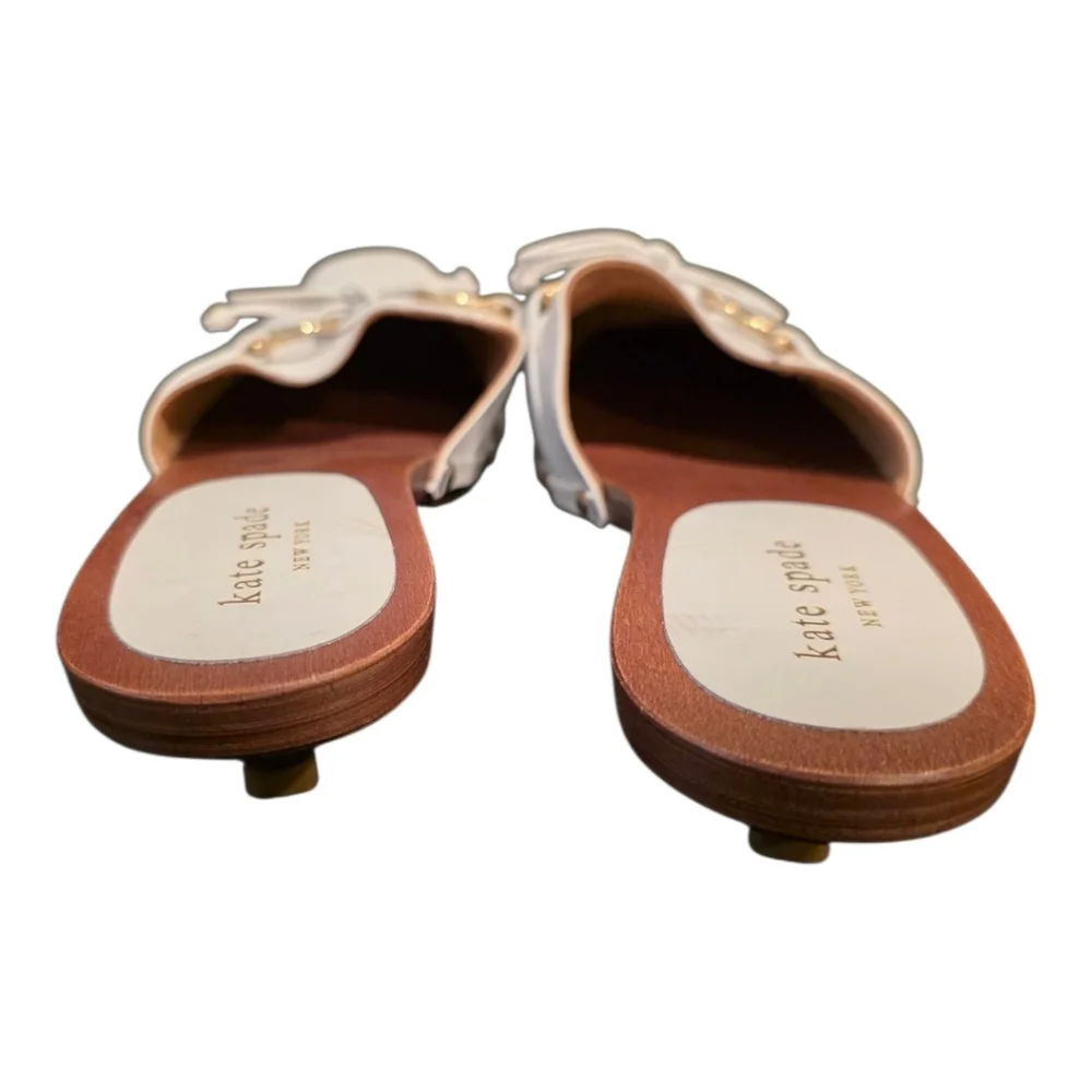 KATE SPADE NEW YORK Vintage White Leather Wooden Kitten Heels - Size 7‎